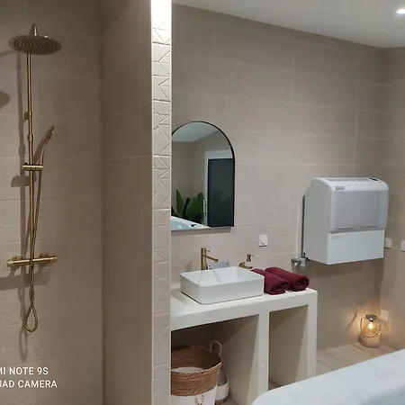 Des Colombieres Piscine & *