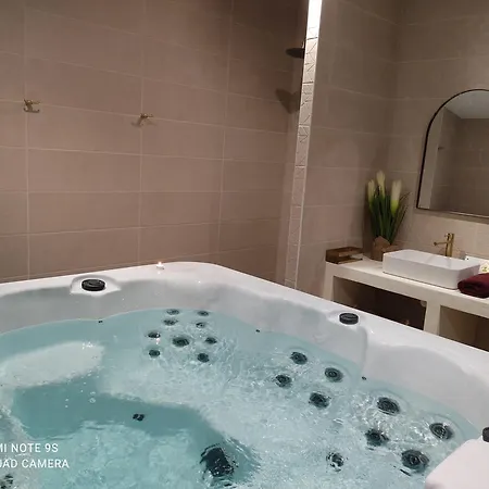 Des Colombieres Piscine & *