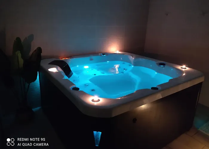 Des Colombieres Piscine &